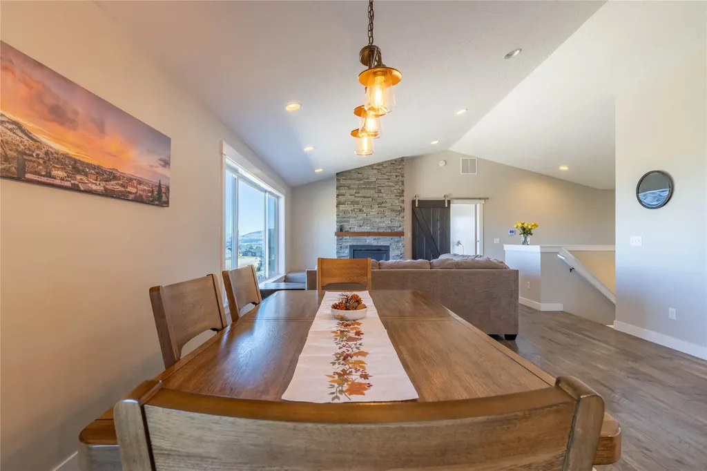 10 Ridgeview Drive Clancy MT 59634