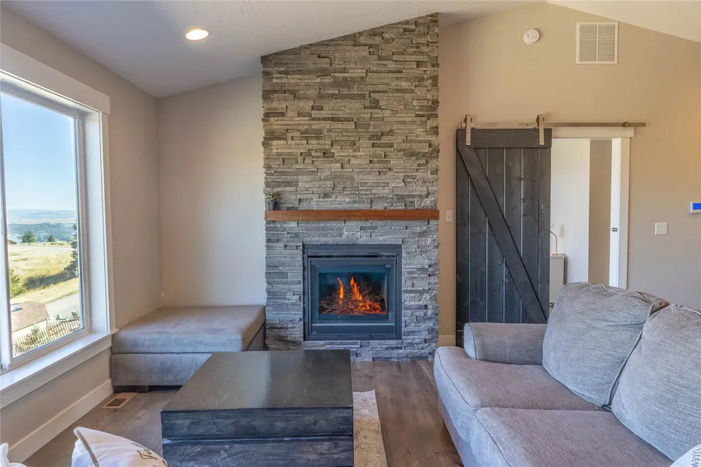 10 Ridgeview Drive Clancy MT 59634