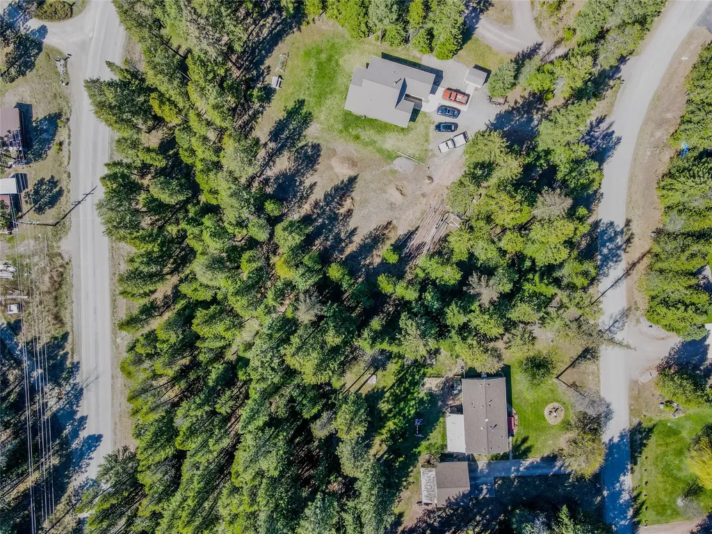 Nhn Hummingbird Lane Troy MT 59935