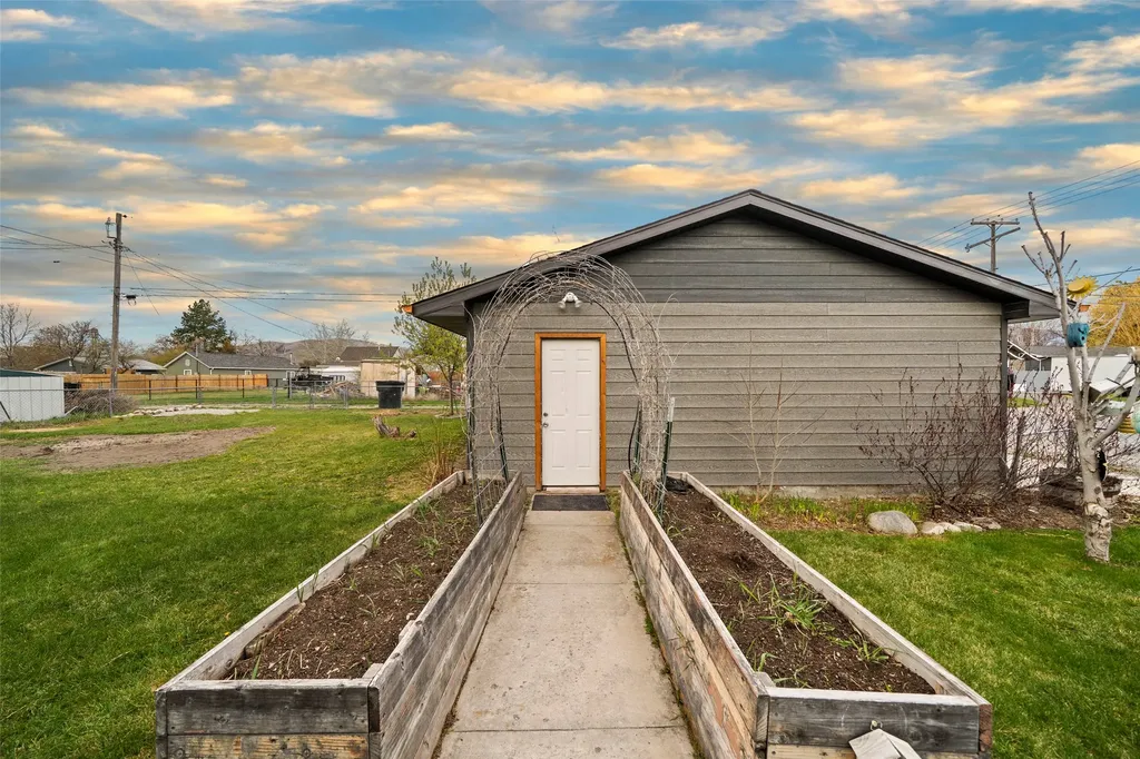 209 4th Street Townsend MT 59644