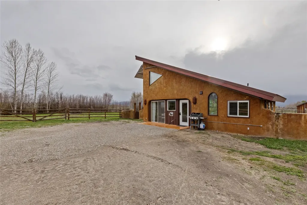 3724 Earth Sky Road Stevensville MT 59870