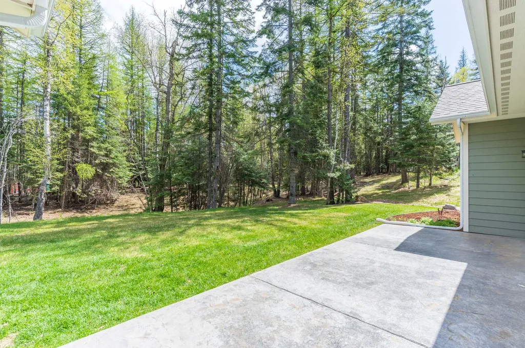 13831 Great Bear Loop Bigfork MT 59911