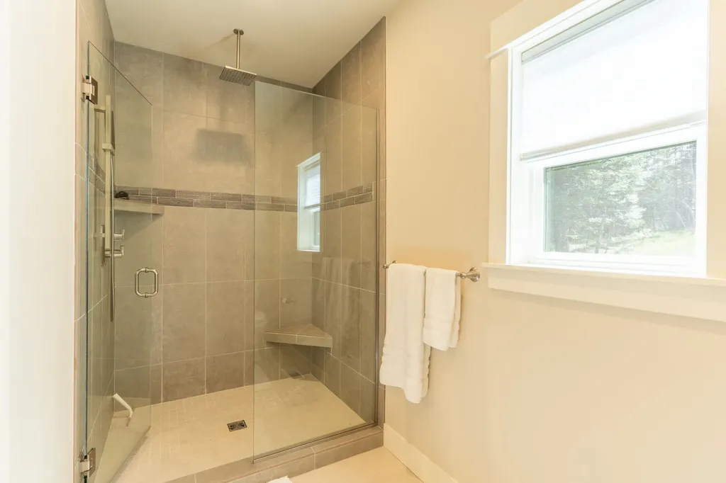 13831 Great Bear Loop Bigfork MT 59911