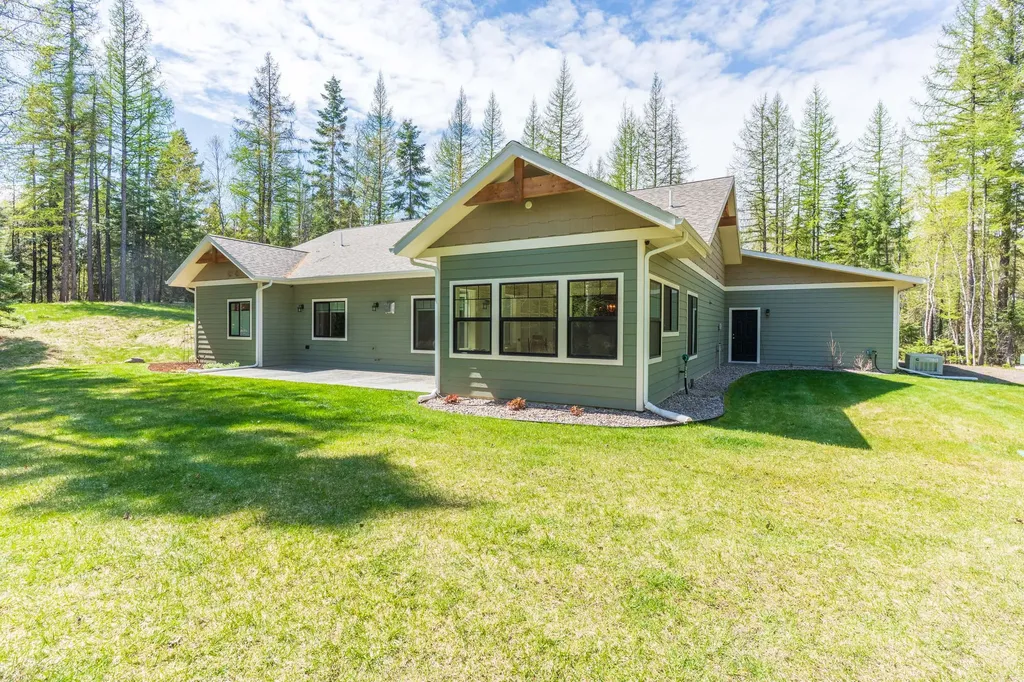 13831 Great Bear Loop Bigfork MT 59911