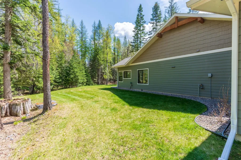 13831 Great Bear Loop Bigfork MT 59911