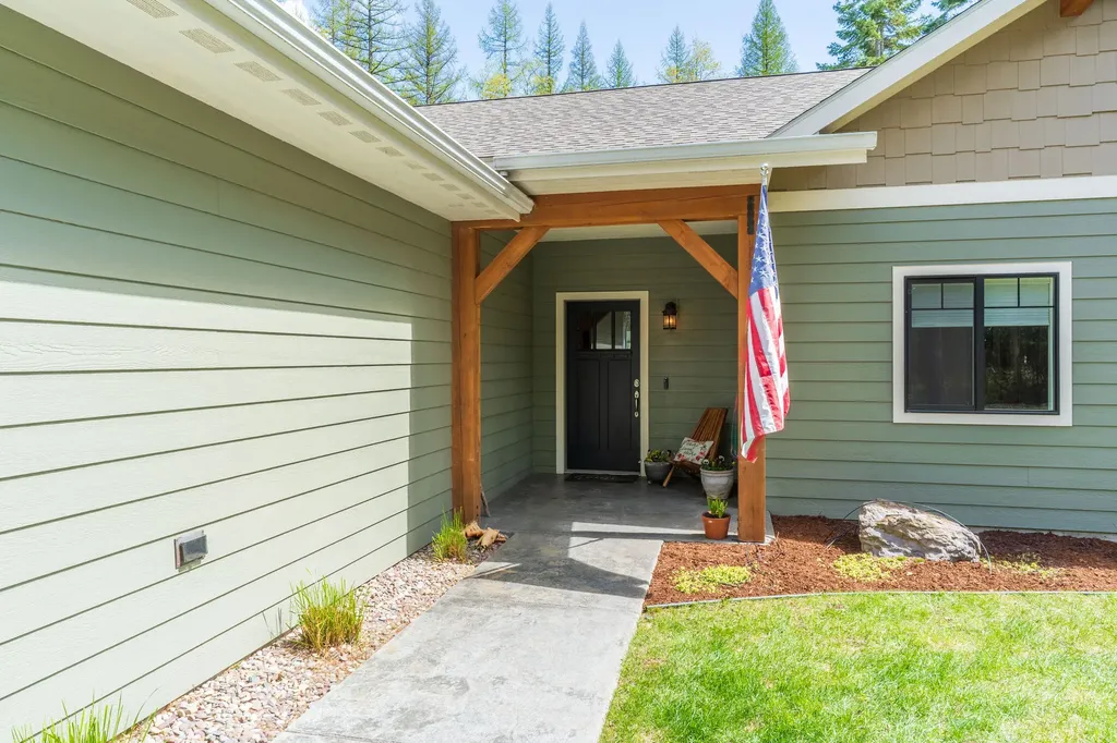 13831 Great Bear Loop Bigfork MT 59911