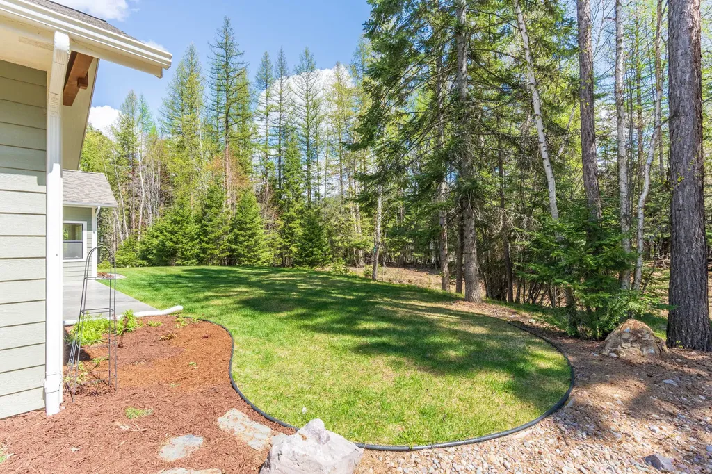 13831 Great Bear Loop Bigfork MT 59911
