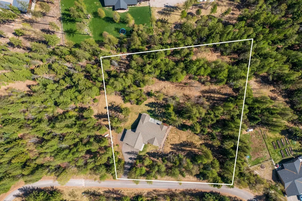 13831 Great Bear Loop Bigfork MT 59911