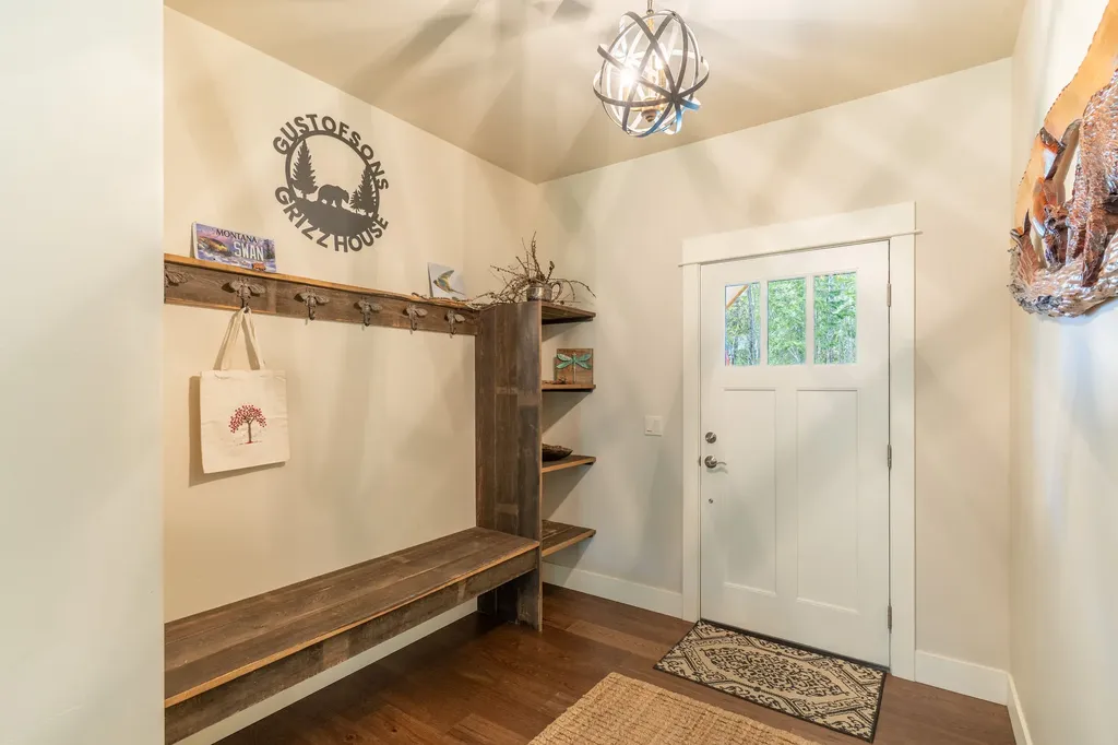 13831 Great Bear Loop Bigfork MT 59911