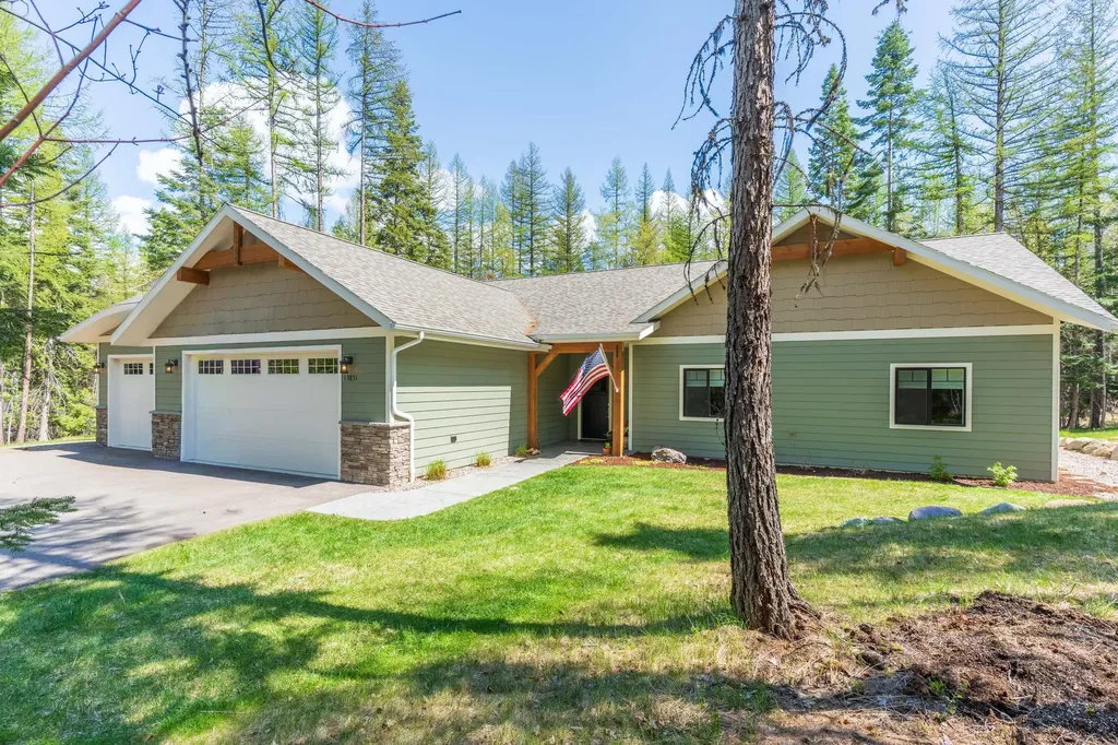 13831 Great Bear Loop Bigfork MT 59911