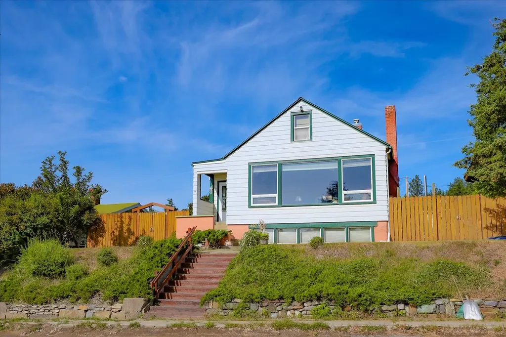 407 1st Avenue W Eureka MT 59917