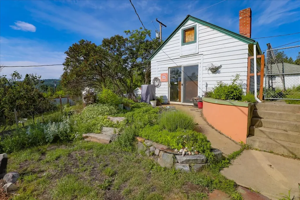 407 1st Avenue W Eureka MT 59917