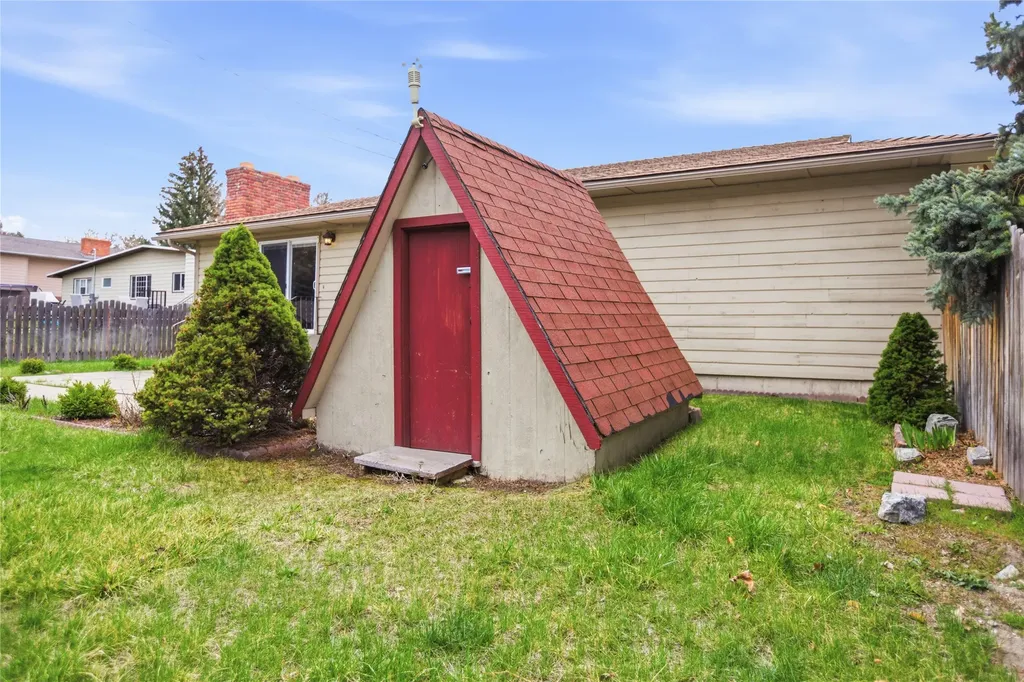 321 S Sanders Street Helena MT 59601