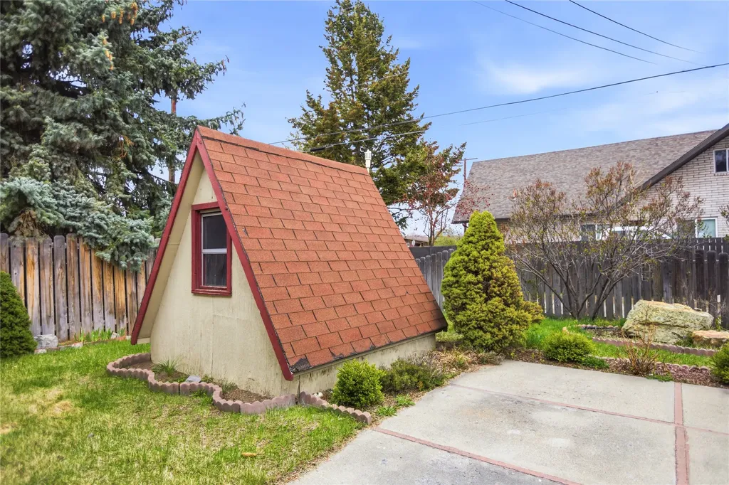 321 S Sanders Street Helena MT 59601