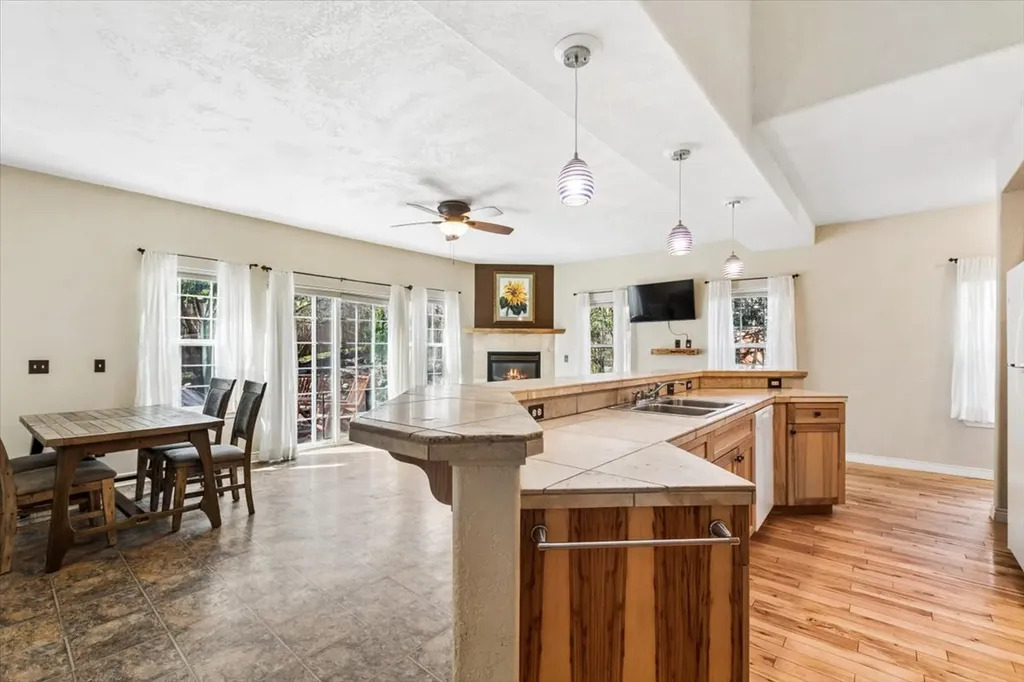 108 Sunrise Terrace Bigfork MT 59911