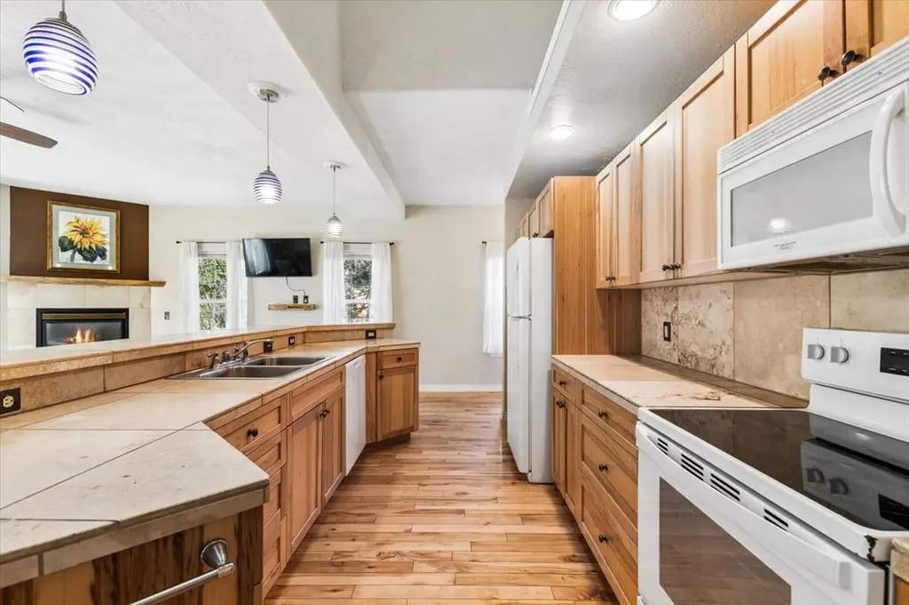 108 Sunrise Terrace Bigfork MT 59911