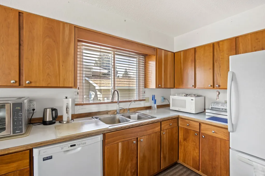 912 26th Avenue SW Great Falls MT 59404