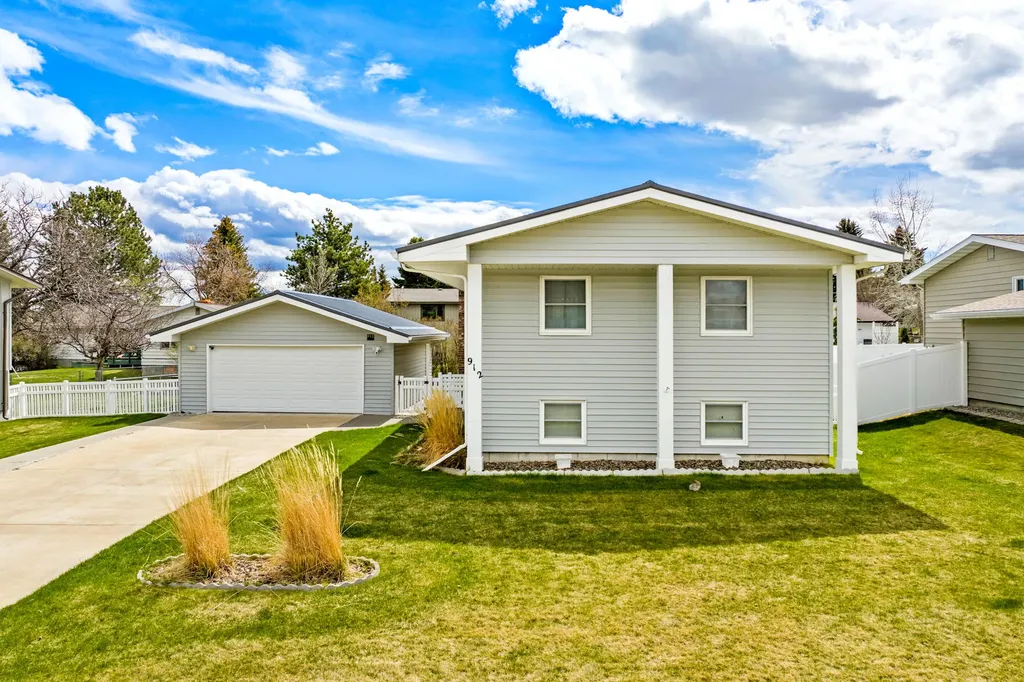 912 26th Avenue SW Great Falls MT 59404