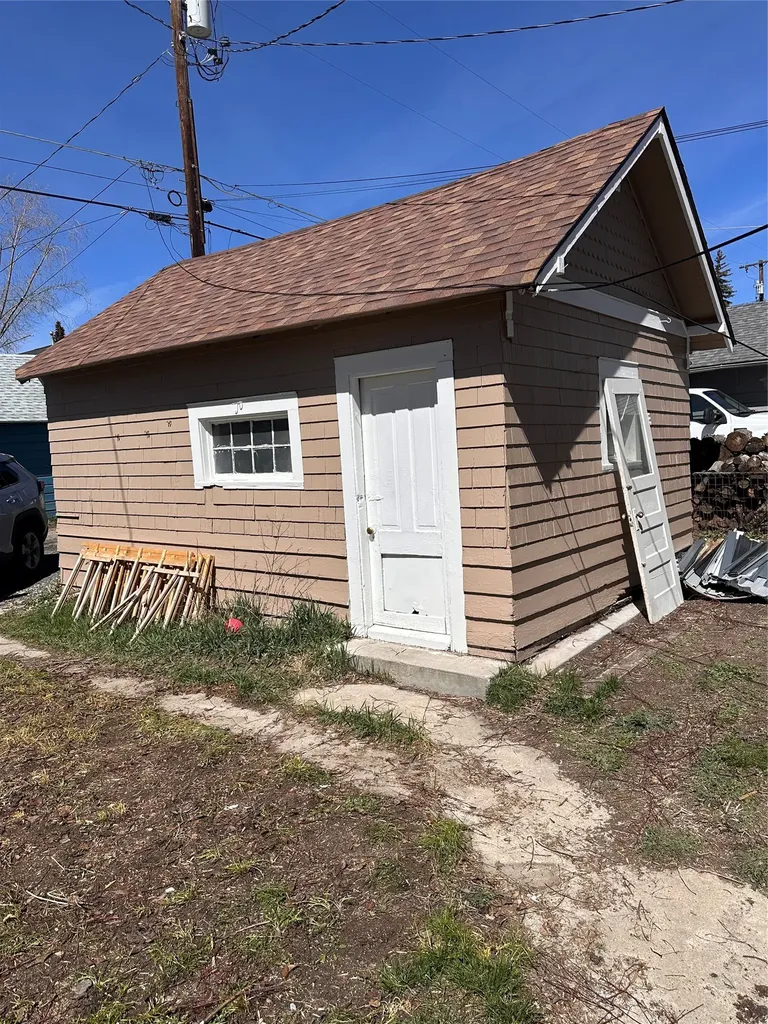 1717 Lowell Avenue Butte MT 59701