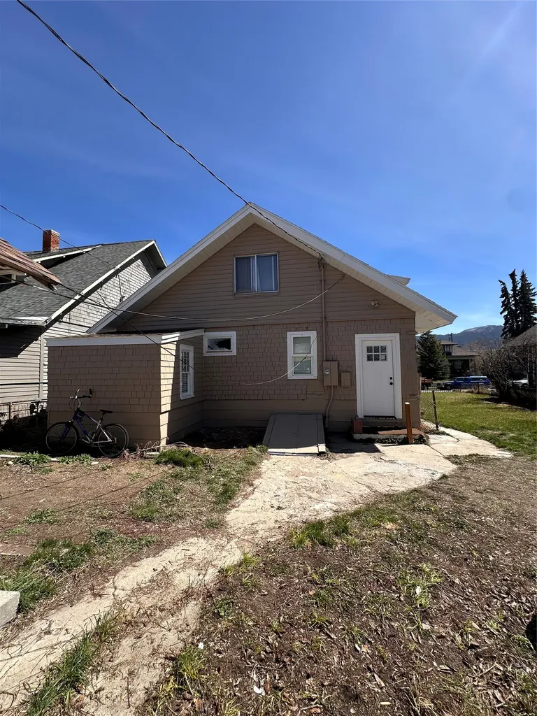 1717 Lowell Avenue Butte MT 59701