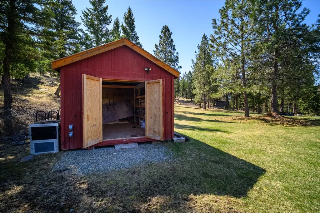 2017 Browns Meadow Road Kila MT 59920