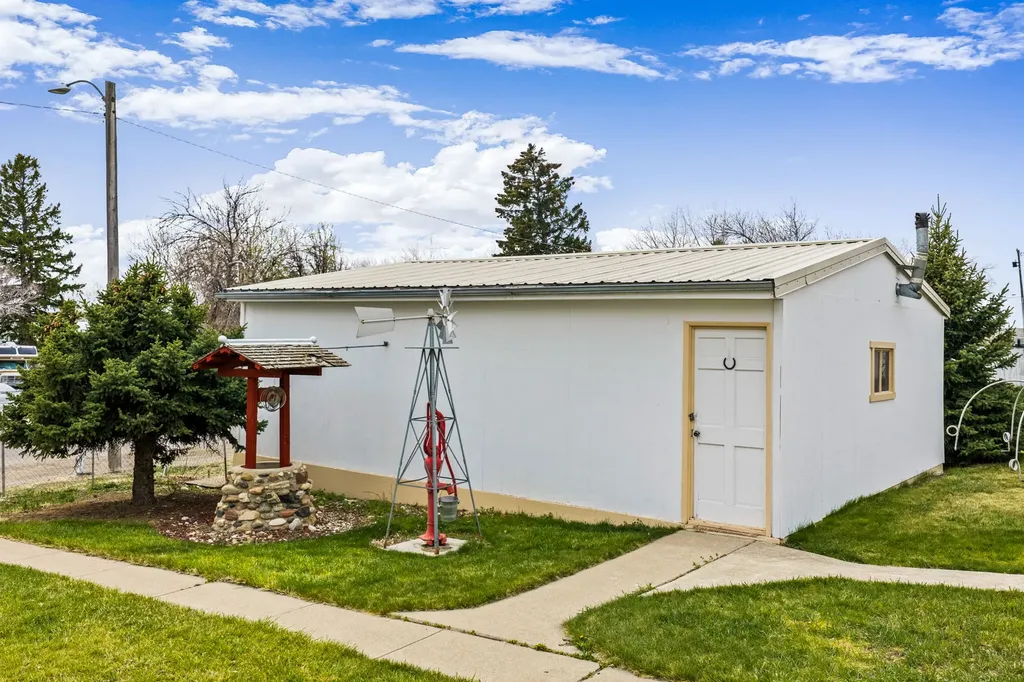 1919 Chicago Avenue Black Eagle MT 59414
