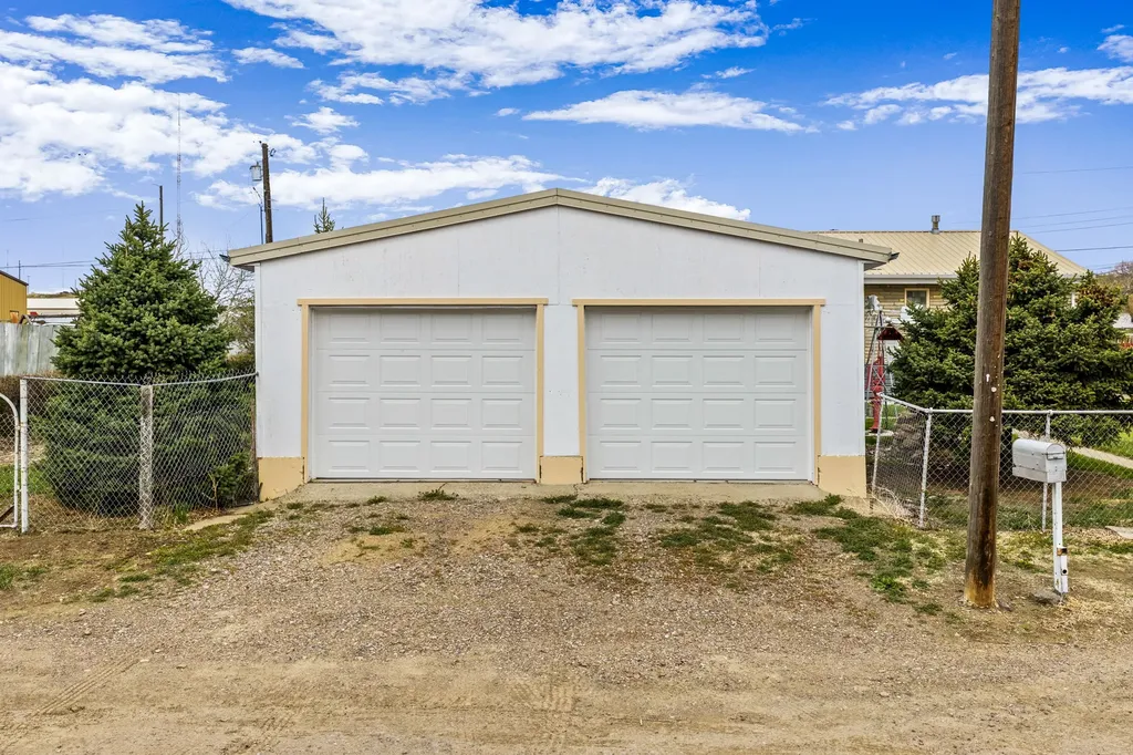 1919 Chicago Avenue Black Eagle MT 59414