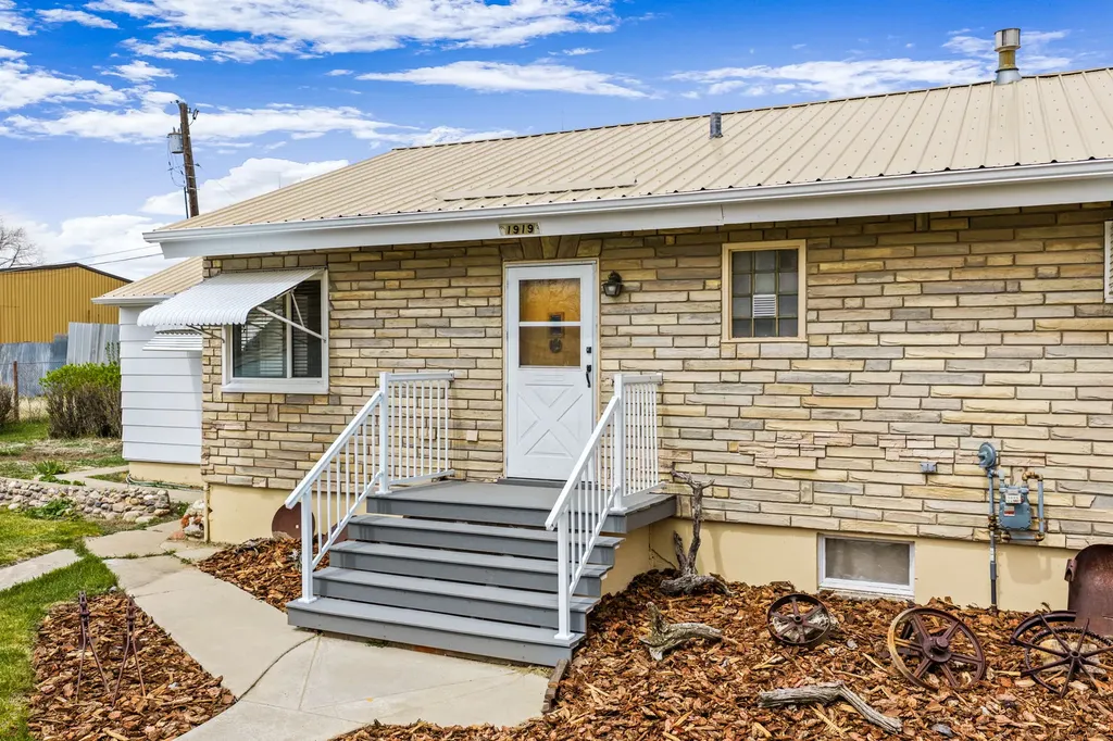 1919 Chicago Avenue Black Eagle MT 59414