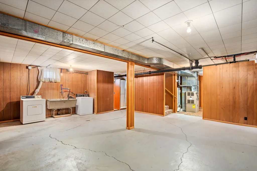 1919 Chicago Avenue Black Eagle MT 59414