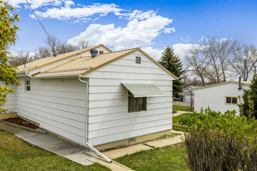1919 Chicago Avenue Black Eagle MT 59414
