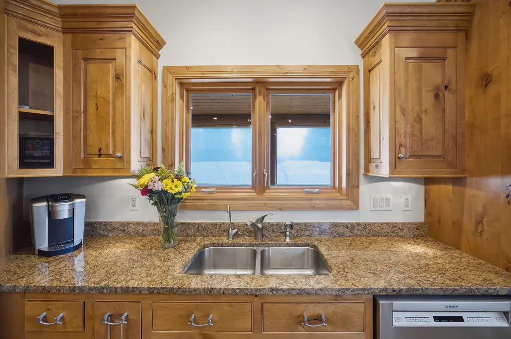 1858 Pleasant View Drive Victor MT 59875