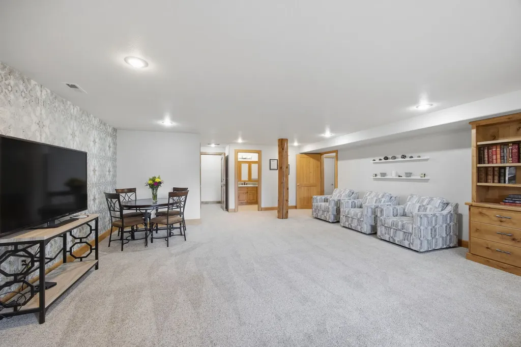 1858 Pleasant View Drive Victor MT 59875