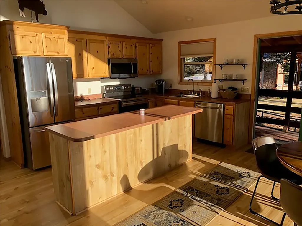 1858 Pleasant View Drive Victor MT 59875