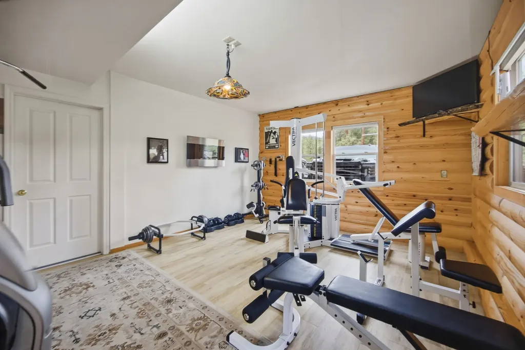 1858 Pleasant View Drive Victor MT 59875