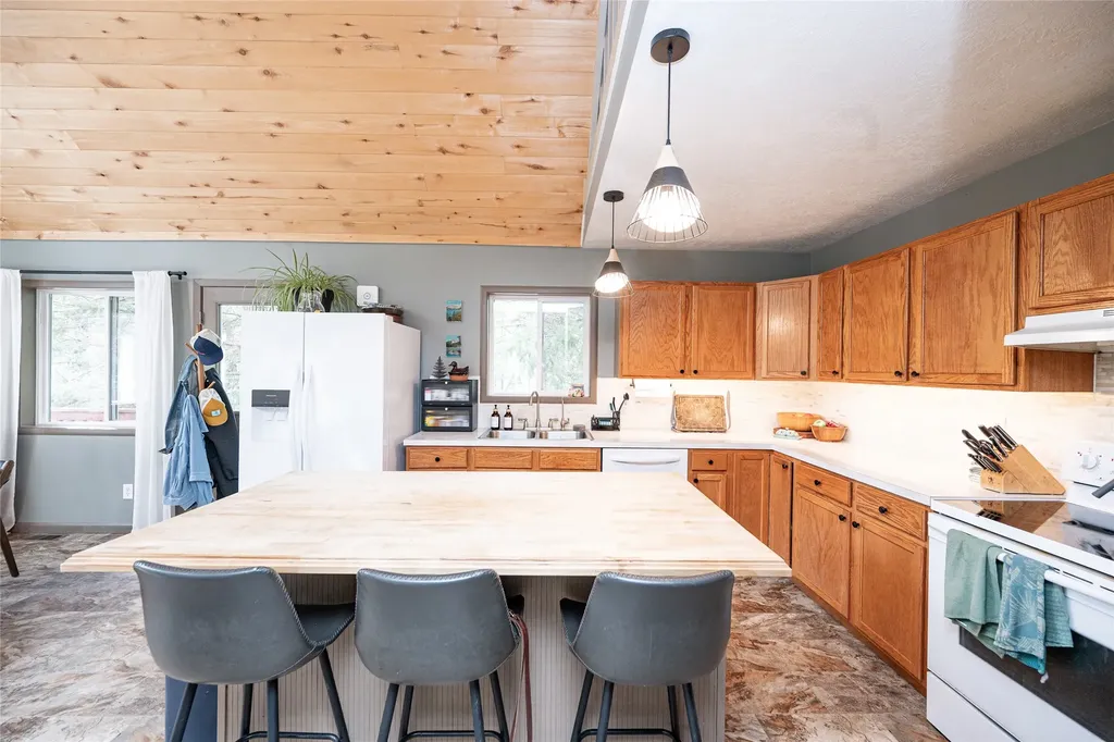 459 Lake Loop Drive Kalispell MT 59901