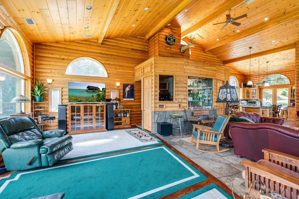 17274 / 17276 Bull Lake Road Troy MT 59935