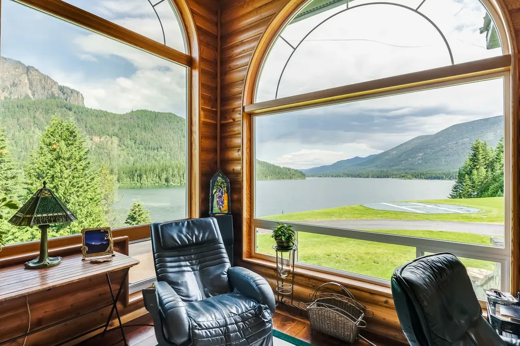 17274 / 17276 Bull Lake Road Troy MT 59935