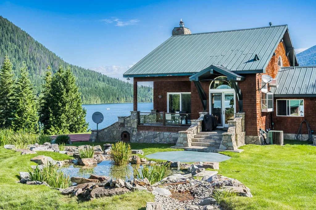 17274 / 17276 Bull Lake Road Troy MT 59935