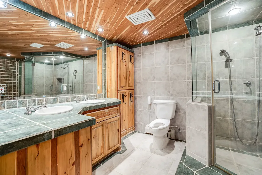 17274 / 17276 Bull Lake Road Troy MT 59935