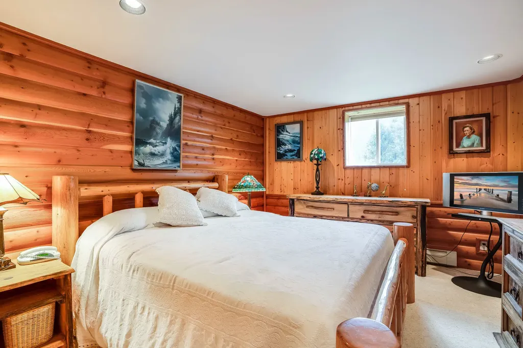17274 / 17276 Bull Lake Road Troy MT 59935