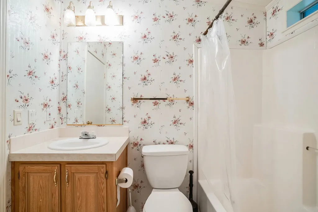 17274 / 17276 Bull Lake Road Troy MT 59935