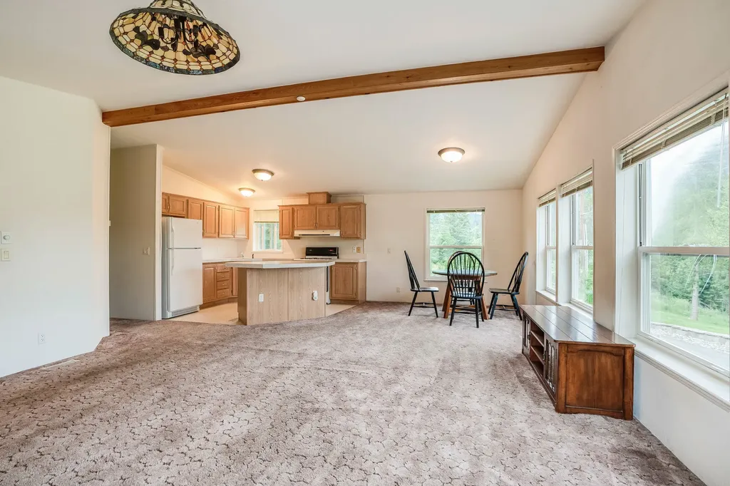 17274 / 17276 Bull Lake Road Troy MT 59935