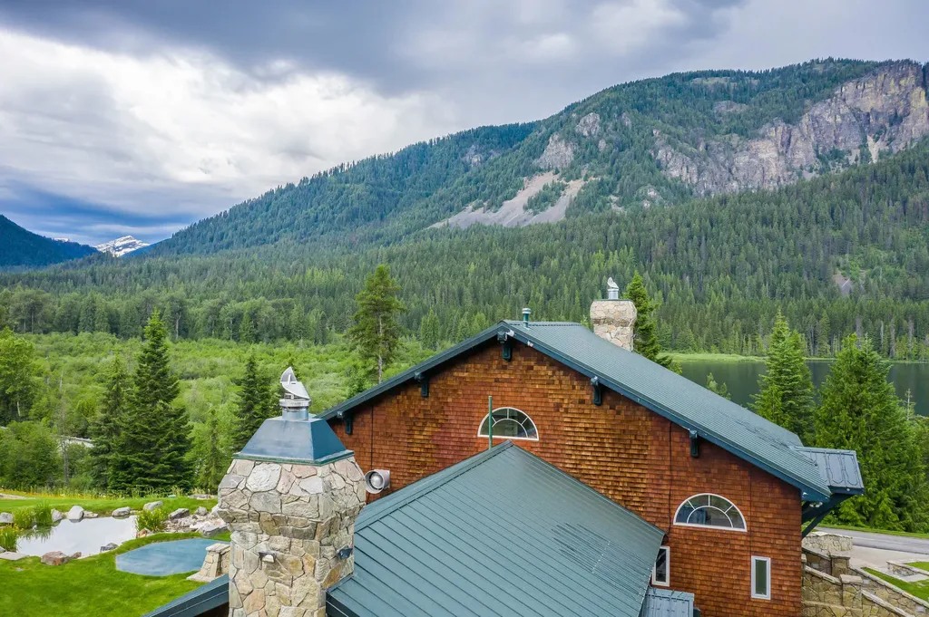 17274 / 17276 Bull Lake Road Troy MT 59935