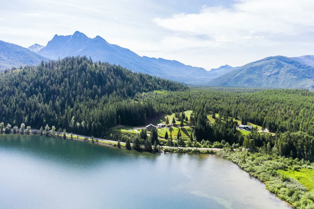 17274 / 17276 Bull Lake Road Troy MT 59935