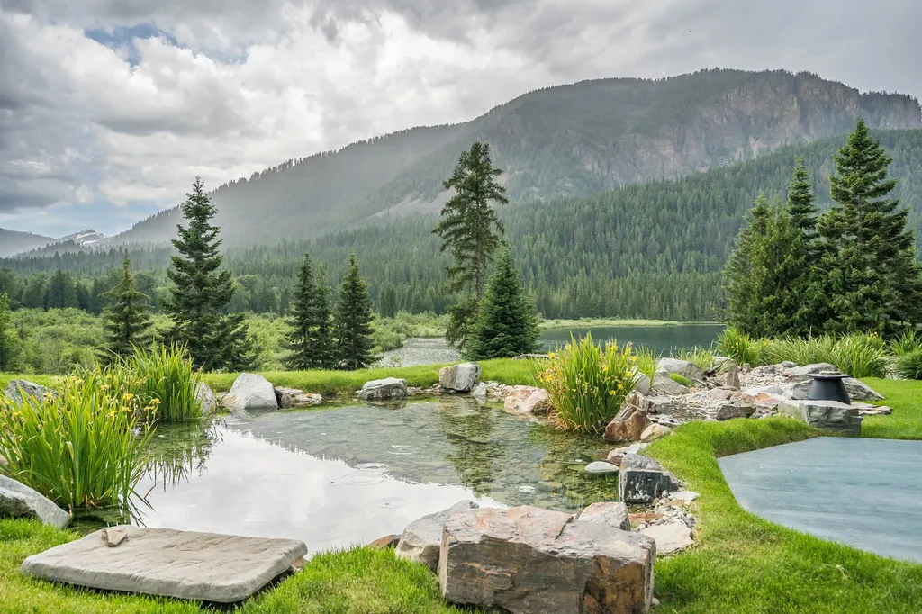 17274 / 17276 Bull Lake Road Troy MT 59935