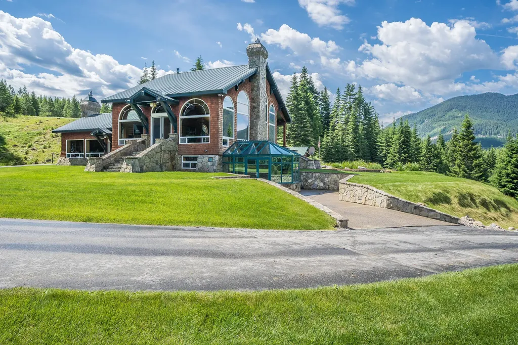 17274 / 17276 Bull Lake Road Troy MT 59935