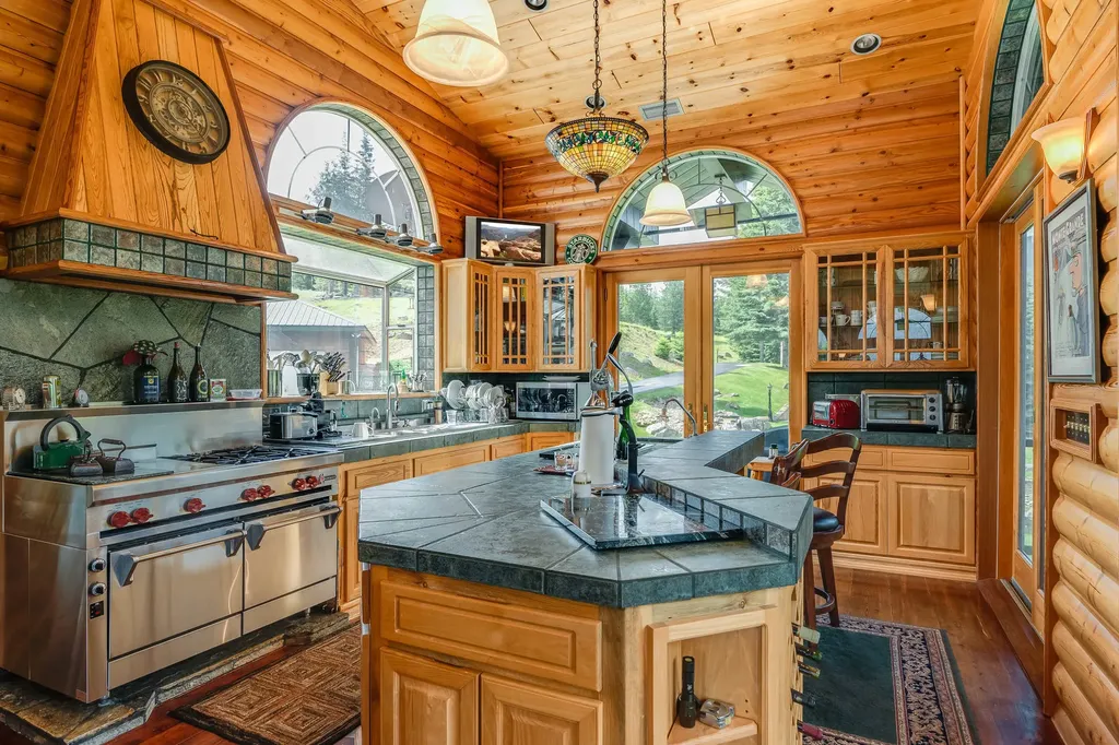 17274 / 17276 Bull Lake Road Troy MT 59935