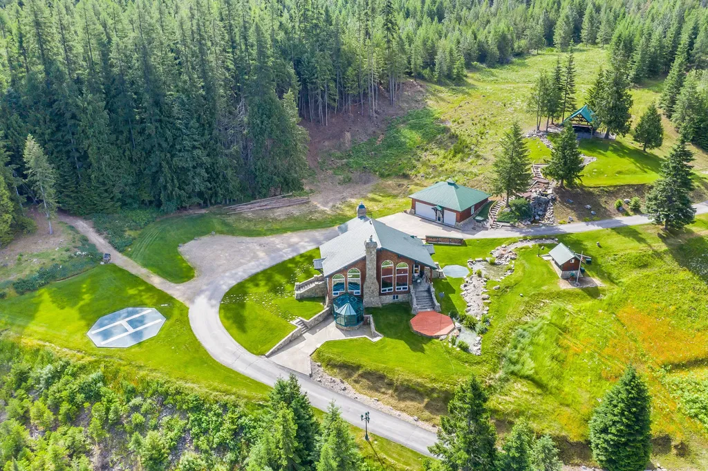 17274 / 17276 Bull Lake Road Troy MT 59935