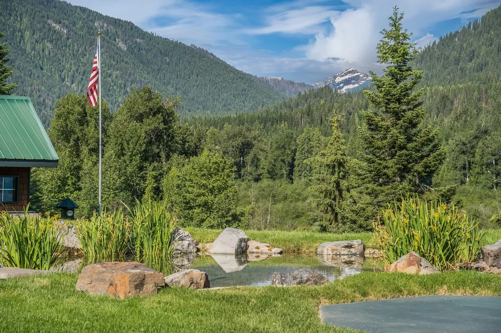 17274 / 17276 Bull Lake Road Troy MT 59935
