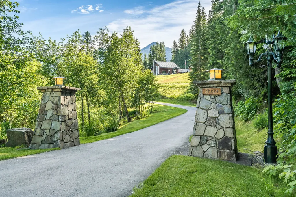 17274 / 17276 Bull Lake Road Troy MT 59935